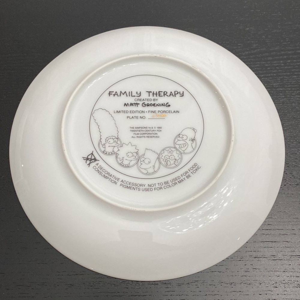 The Simpsons Vintage Limited Edition Porcelain Plate “FAMILY THERAPY” - Picture 3 of 6